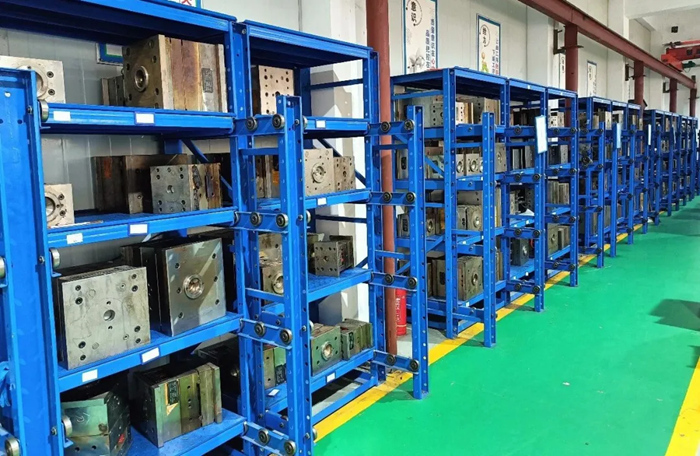 模具